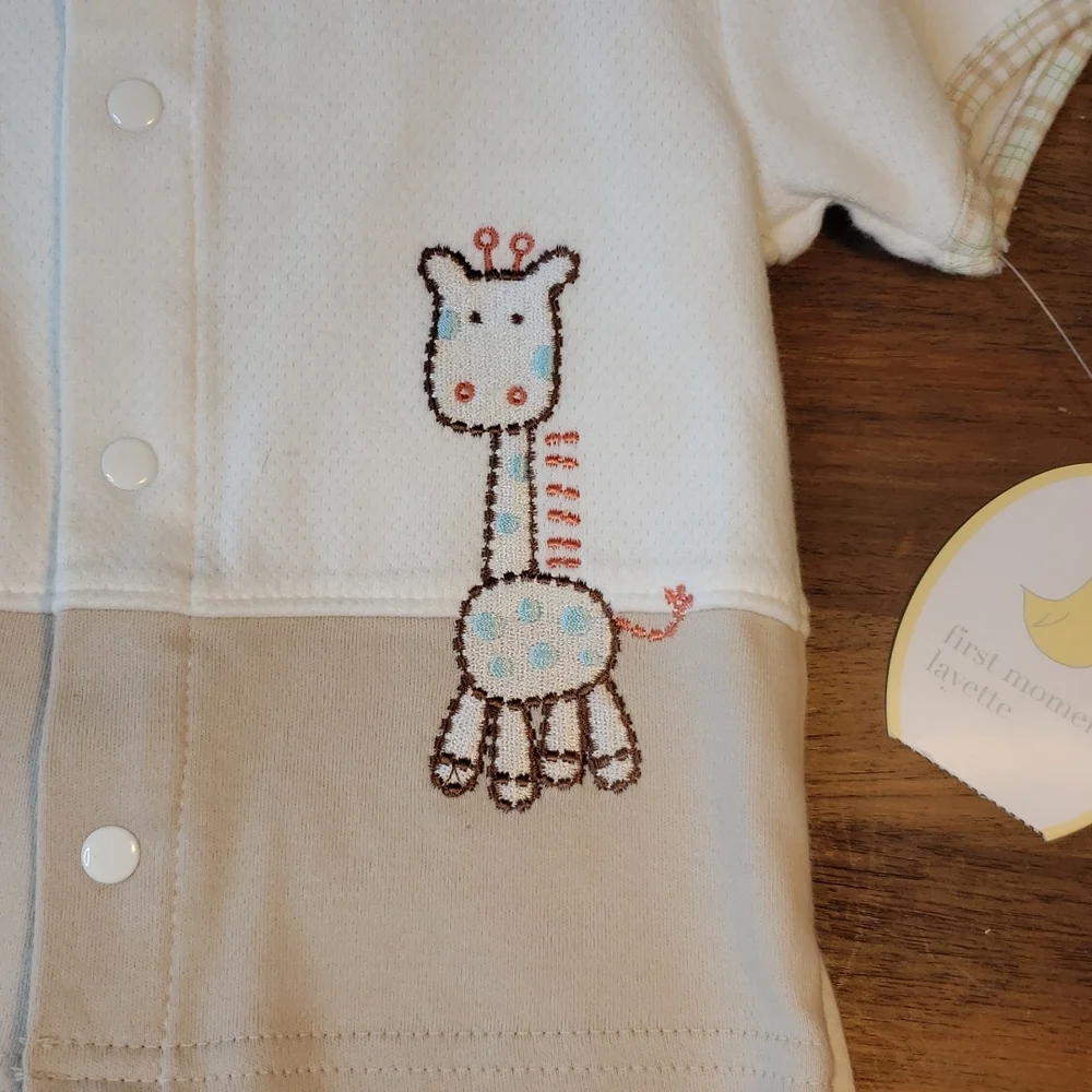 First Moments NWT Giraffe Embroidered Layette 2 Piece Coordinated Set Outfit